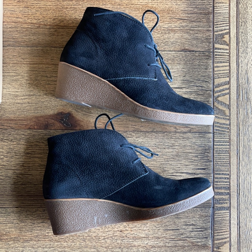 Lucky Brand Junes.  Black.   8M - Picture 4 of 6